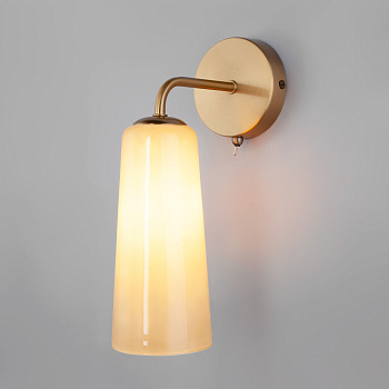 Eurosvet Бра со стеклянным плафоном 70137/1 латунь a057691