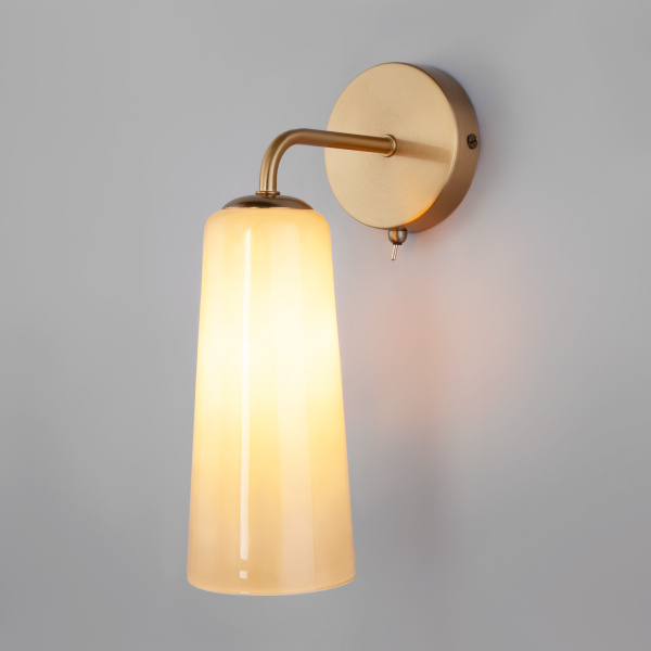 Eurosvet Бра со стеклянным плафоном 70137/1 латунь a057691