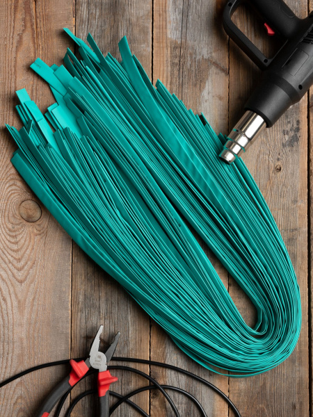 Купить EKF PROxima Термоусаживаемая трубка ТУТ нг 8/4 зеленая в отрезках по 1м