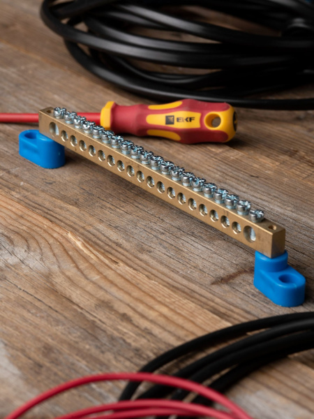 Купить EKF PROxima Шина "0" N (8х12мм) 20 отверстий латунь 2 синих угловых изолятора