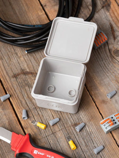 Купить EKF PROxima Коробка распаячная КМР-030-037 пылевлагозащищенная без мембранных вводов (65х65х50)