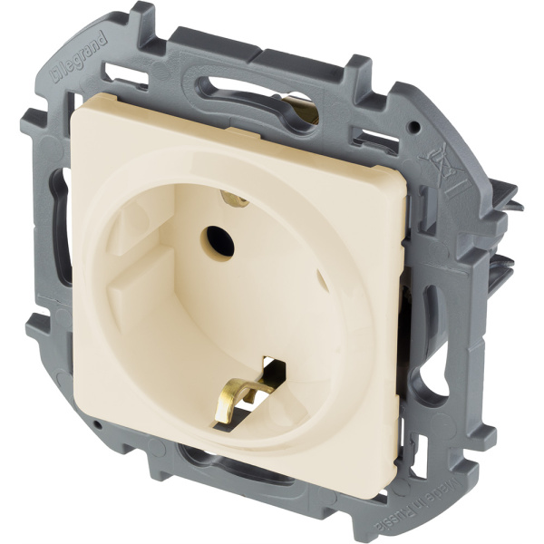 Купить Legrand INSPIRIA Слоновая кость Розетка 2К+З со шторками - немецкий стандарт - 16 А - 250 В 673731