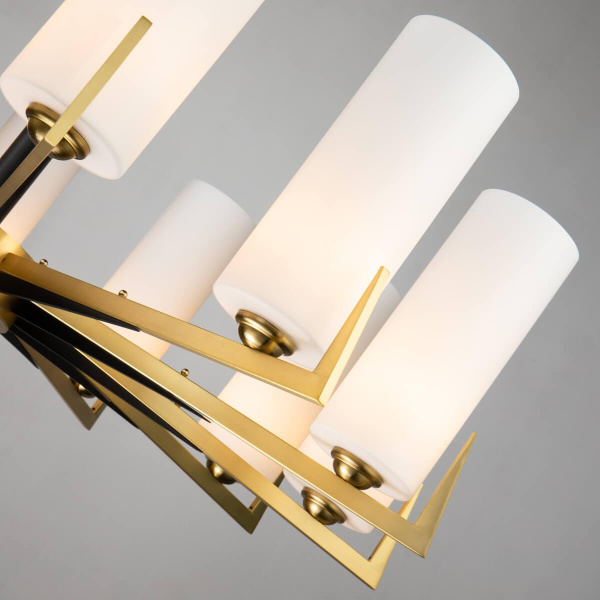 Купить Favourite 2623-12P подвесная люстра Каркас цвета латунь с элементами черного цвета, плафоны из белого матового стекла