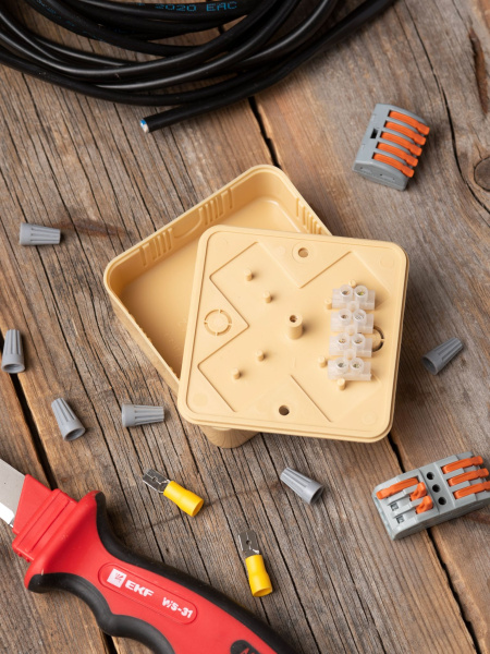 Купить EKF PROxima Коробка разветвительная КМР-030-030кг (75х75х26) с клеммником светлое дерево