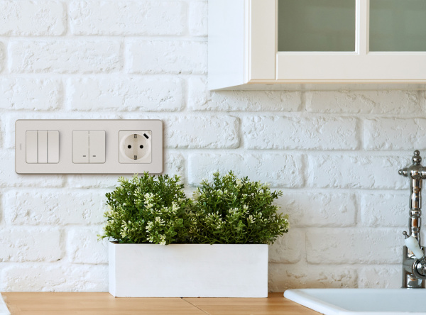 Купить Legrand INSPIRIA Слоновая кость Рамка - 3 поста 673951