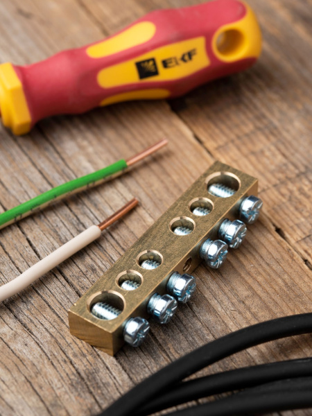 Купить EKF PROxima Шина PEN "ноль-земля" (8х12мм) 6 отверстий латунь крепеж по центру