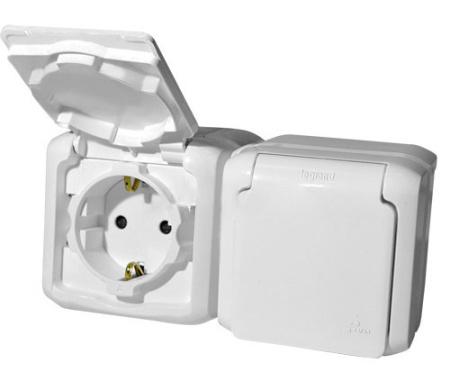 Legrand Quteo Белый Розетка 2-я с/з с шт IP44 782323