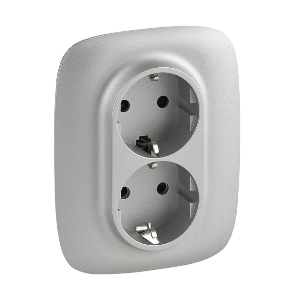 Legrand Valena ALLURE DIY Алюм Розетка 2-ая с/з с защитными шторками, безвинт.зажим 753926