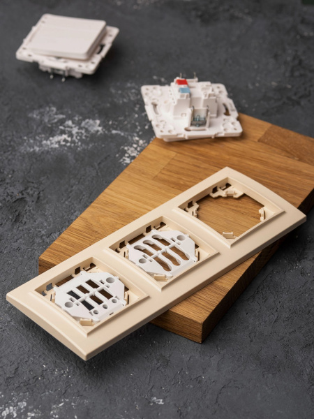 Купить EKF Basic Минск Бежевый Рамка 3-ая горизонтальная