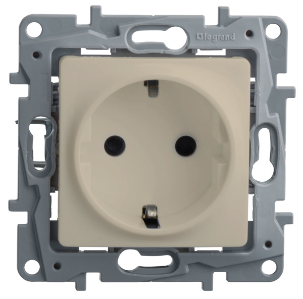 Купить Legrand Etika Сл.кость Розетка с/з, винт. клем. c защитой монт. лапок 672324