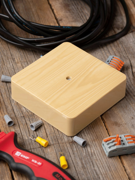 Купить EKF PROxima Коробка разветвительная KMP-030-032 (100х100х28) светлое дерево