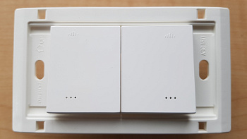 Anam Legrand e-Fren Выключатель 2-кл. с ПОДСВЕТКОЙ, обыкновенный, белый 853010