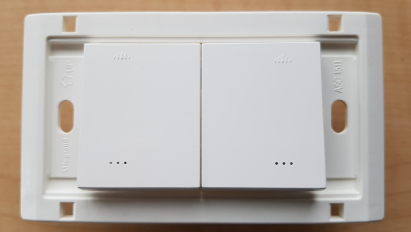 Anam Legrand e-Fren Выключатель 2-кл. с ПОДСВЕТКОЙ, обыкновенный, белый 853010