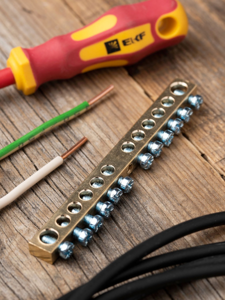 Купить EKF PROxima Шина PEN "ноль-земля" (6х9мм) 12 отверстий латунь крепеж по центру