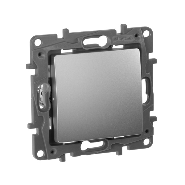 Купить Legrand Etika Алюминий Переключатель промежуточный 1-клавишный, винтовые клеммы, 10AX, 250 В 672409