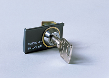 ABB Tmax/Emax Блокировка выключателя в разомкнутом состоянии LOCK IN OPEN POSITION - SAME KEY N.20006 1SDA066000R1