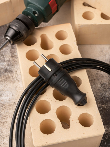 Купить EKF PROxima Вилка прямая каучуковая 230В 2P+PE 16A IP44 PRO