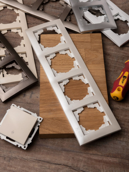 Купить EKF PROxima Валенсия Рамка 4-местная жемчуг