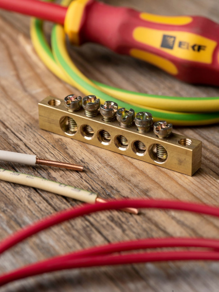 Купить EKF PROxima Шина PEN "ноль-земля" (6х9мм) 6 отверстий латунь крепеж по краям