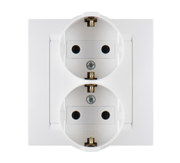 Купить Simon 15 Белая Розетка 2-ая с/з литая (в сборе с рамкой) 1590459-030