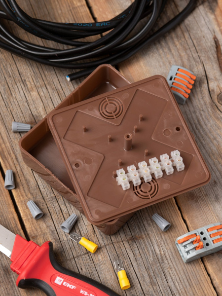 Купить EKF PROxima Коробка разветвительная КМР-030-032кг (100х100х28) с клеммником тёмное дерево