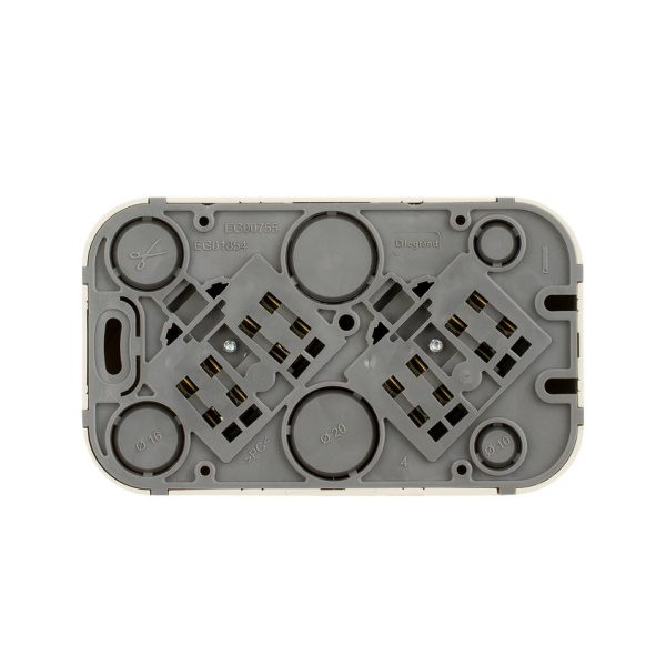 Купить Legrand Quteo Белый Розетка 2-я с/з с шт 782223