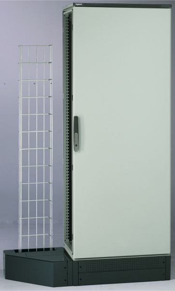 Купить Legrand Altis Устройство для бокового ввода для шкафов глубиной 500 мм высота 200 мм 047705