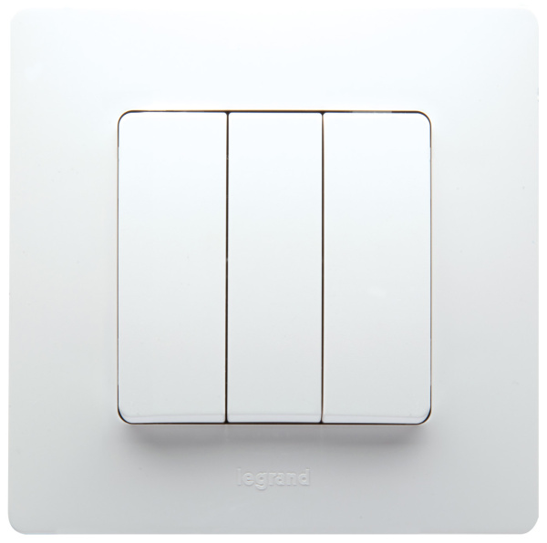 Купить Legrand Etika Белый Выключатель 3-клавишный, 10А, Автоматические клеммы 672213