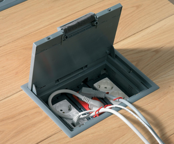 Купить SE OptiLine 45 Лючок 276х199 на 6 модулей 45х45 Altira ISM50636