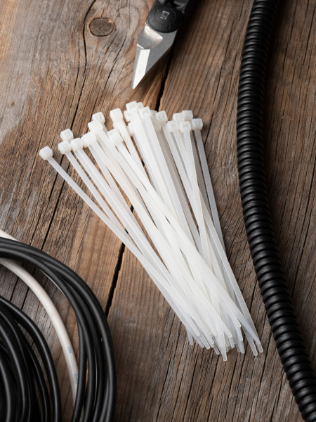 Купить EKF PROxima Хомут P6.6 стандартный (б), 3.6x140 (100шт) FlexLock