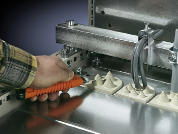 Rittal SZ Кабельный ввод (резина) (упак.= 25шт) 4318000