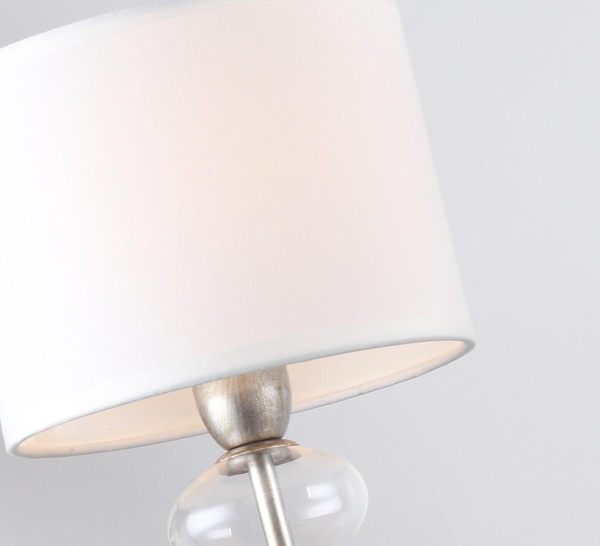 Купить Favourite настенный светильник каркас цвета античное серебро, плафоны из белой ткани, декоративные элементы из прозрачного выдувного стекла 2554-1W