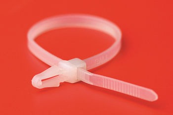 DKC Хомут P6.6 с основанием, белый, 4,8x200