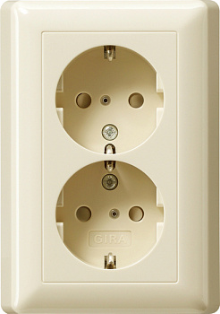 Gira Розетка двойная с з/к в комплекте с рамкой 078301