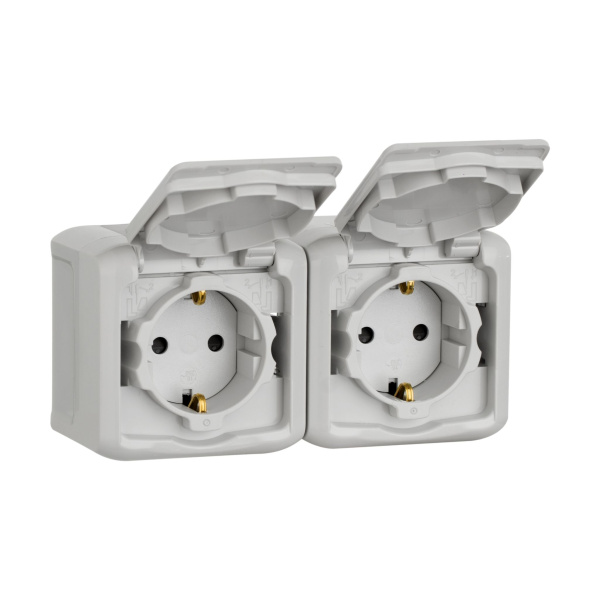 Купить Legrand Quteo Сер Розетка 2-я с/з с шт IP44 782353