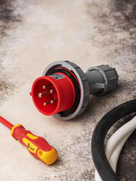 Купить EKF PROxima Вилка переносная 0152 3Р+РЕ+N 16А 380В IP67