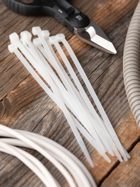 Купить EKF PROxima Хомут P6.6 стандартный (б), 4.6x180 (100шт) FlexLock