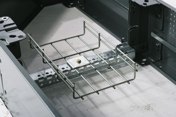 Купить Legrand Altis Траверс соединительный 400мм 047691