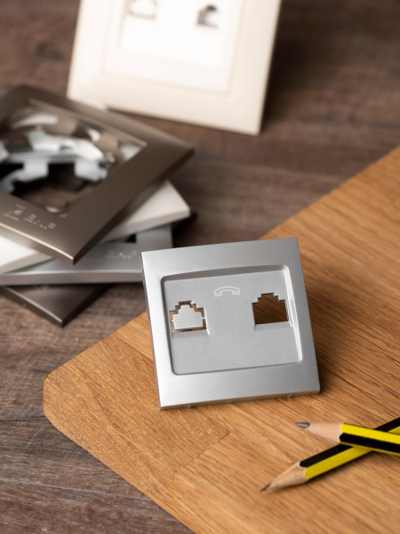 Купить EKF PROxima Валенсия лицевая панель розетки Phone 1-местная сталь