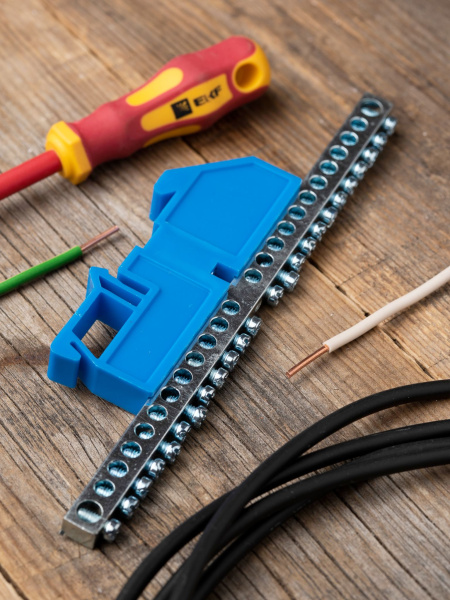 Купить EKF PROxima Шина "0" N (6x9мм) 24 отв. цинк синий изолятор на DIN-рейку