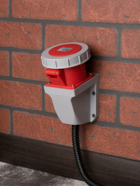 Купить EKF PROxima Розетка стационарная наружная 1252 3Р+РЕ+N 32А 380В IP67