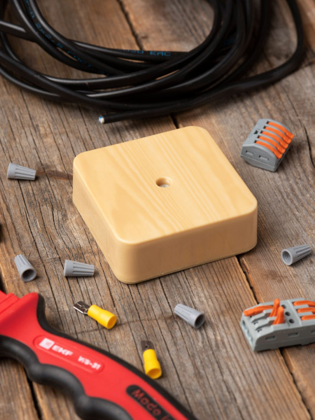 Купить EKF PROxima Коробка разветвительная КМР-030-030кг (75х75х26) с клеммником светлое дерево