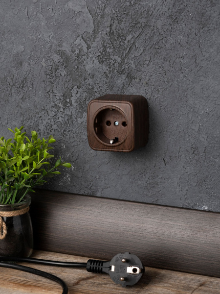 Купить EKF Basic Минск Темное дерево Розетка с/з, 16А, ОП