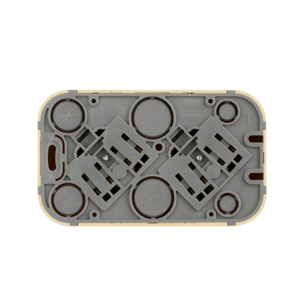 Купить Legrand Quteo IP 20 Дерево Розеточный блок с предварительным подключением 2 x 2К+З с защитными шторками - 16 A - 250 В~ 782287