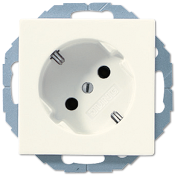 JUNG Штепсельная розетка SCHUKO 16A 250V~  угол наклона 45 ° слоновая кость A520-45KI