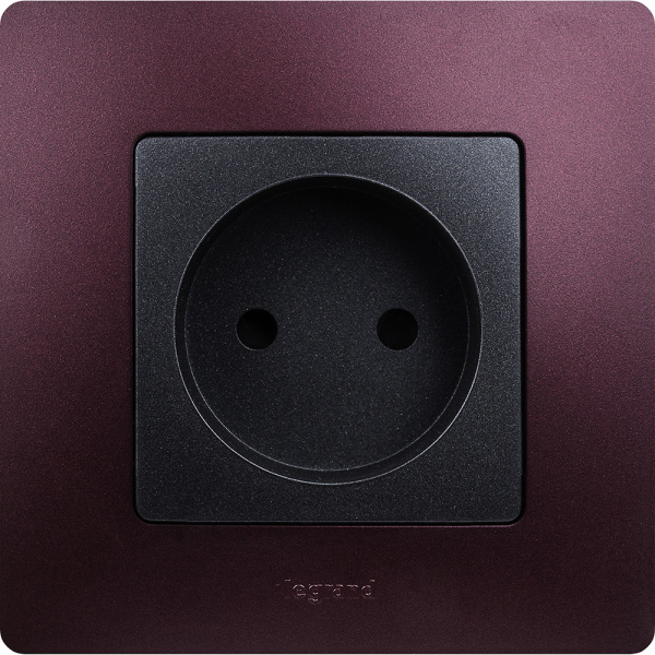 Купить Legrand Etika Антрацит Розетка б/з со шторками, винт. клем. 672634