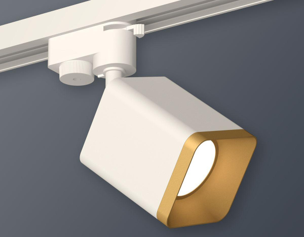 Купить Ambrella XT7812003 SWH/SGD белый песок/золото песок MR16 GU5.3 (A2520, C7812, N7704)