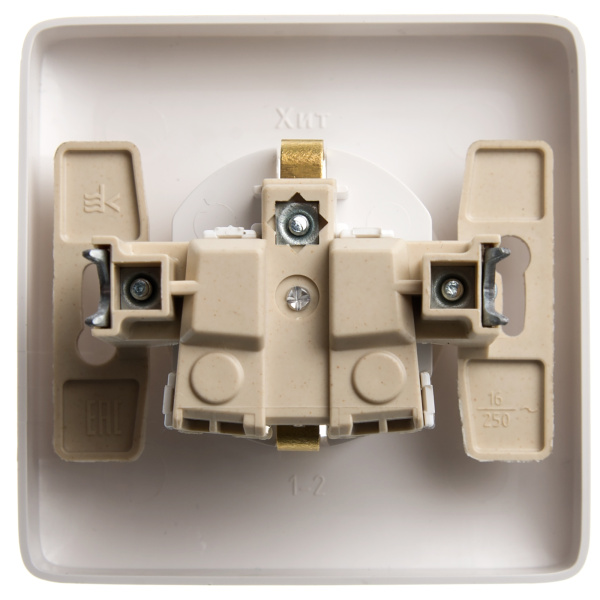 Купить Systeme Electric Wessen ХИТ внутр Бел Розетка с/з со шторками, 16А, 250В