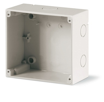 DKC Коробка накладная с метрическими вводами 136х125