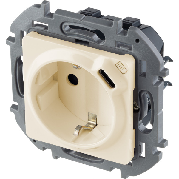 Купить Legrand INSPIRIA Слоновая кость Розетка 2К+З немецкий стандарт 16А 250В со встроенным зарядным устройством USB C 1.5А 5В 673771